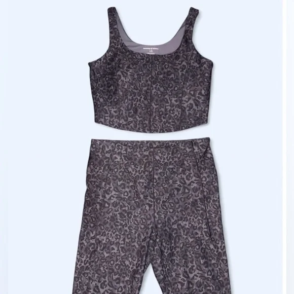 Harmony Balance Gray Leopard Print Two-Piece Yoga Set - Size Large - Picture 1 of 8